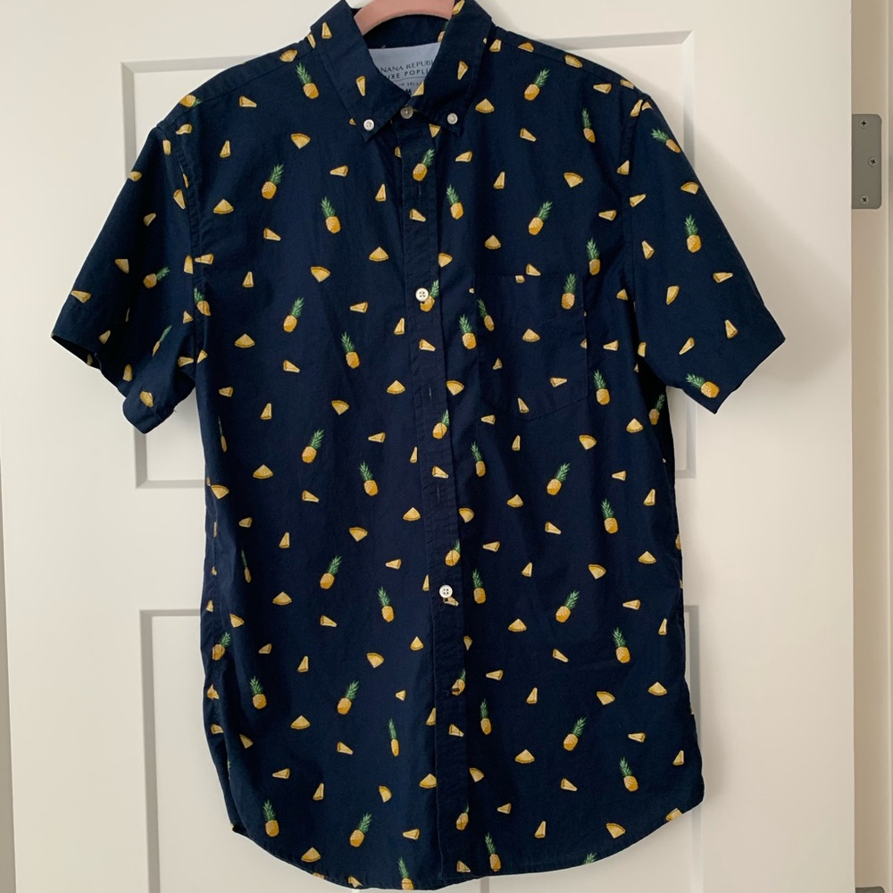 Banana Republic Men’s short sleeve button down